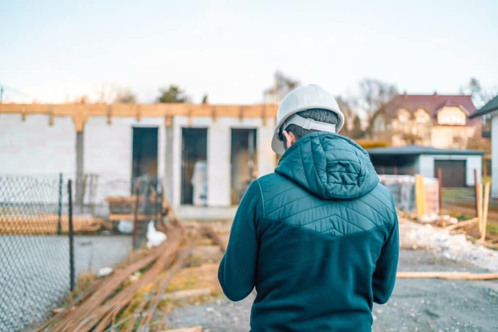 Constructeur recherche un permis de construire gros oeuvre